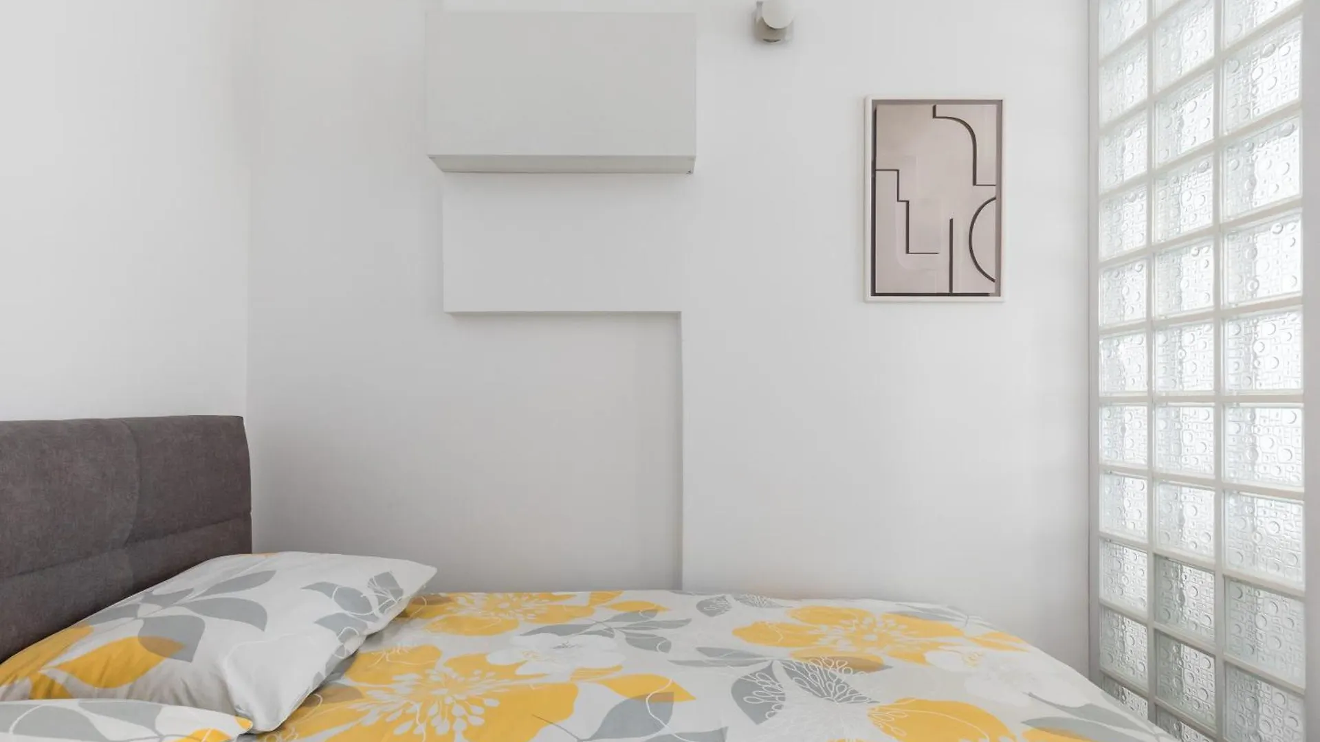 Apartment Modern Studio Near Znjan Beach Croatia