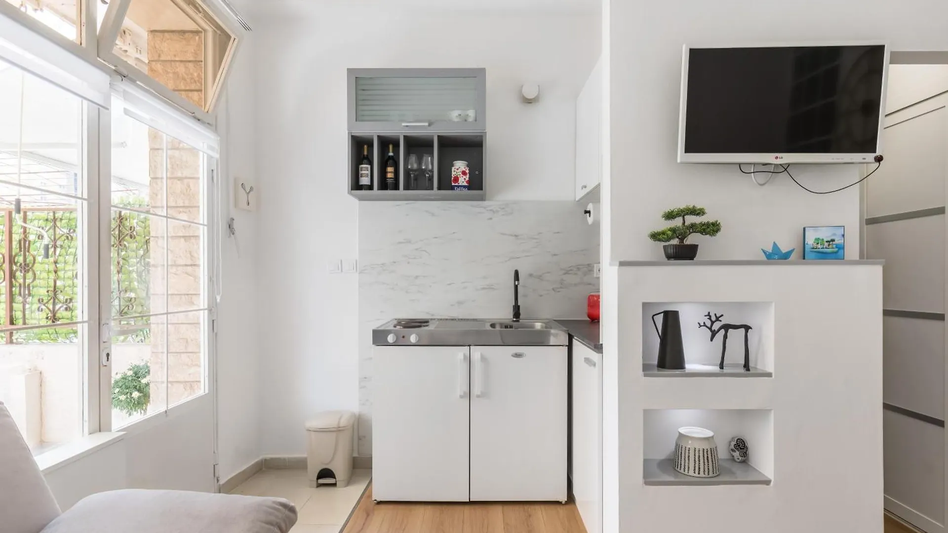Apartment Modern Studio Near Znjan Beach Split 0*,  Croatia
